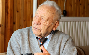 90_evest_koszontott_a_polgarmester